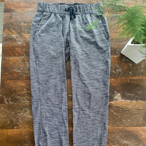 lululemon athletica Pants - Lululemon On The Fly Pant 🍋